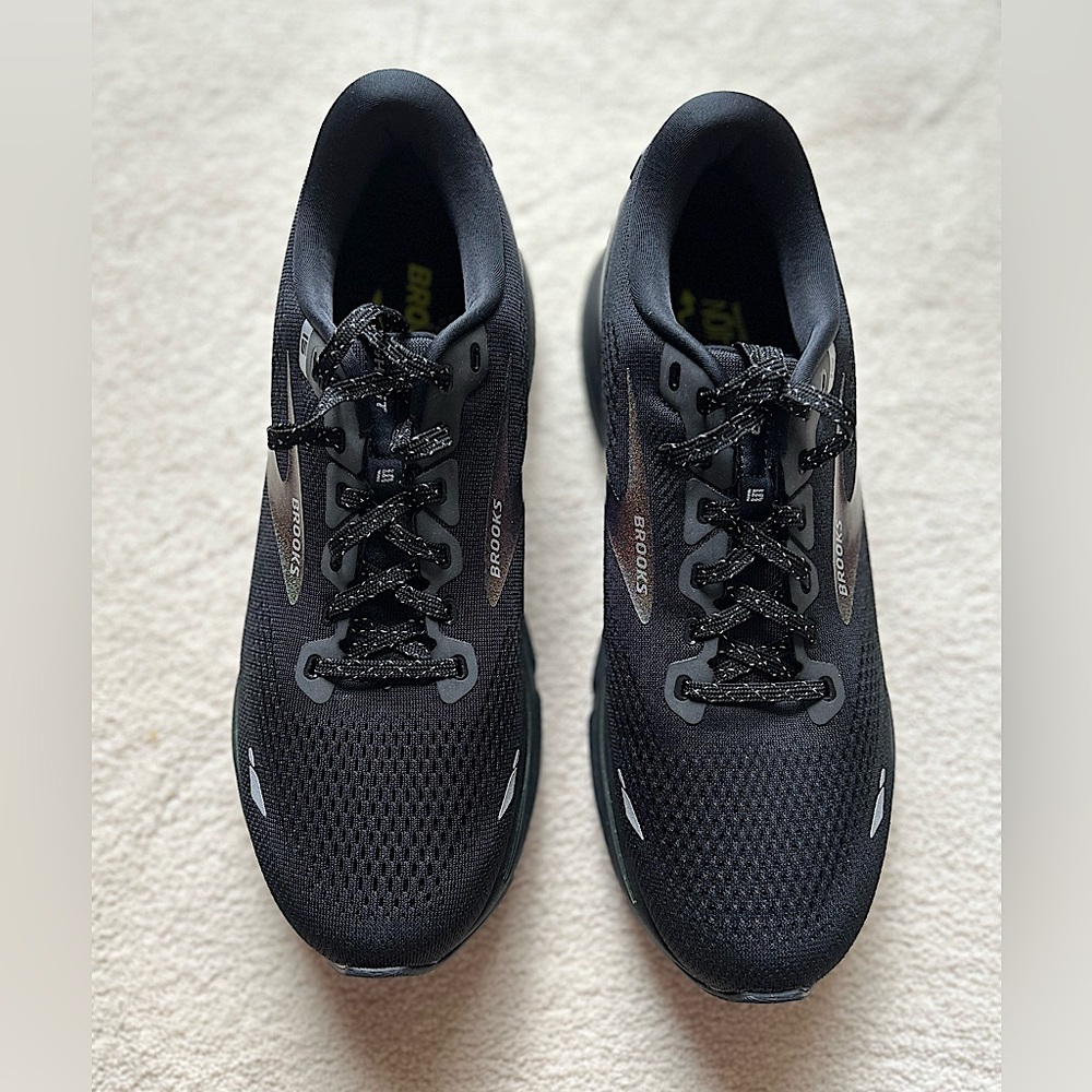 Men’s black Brooks Ghost 15 size 11